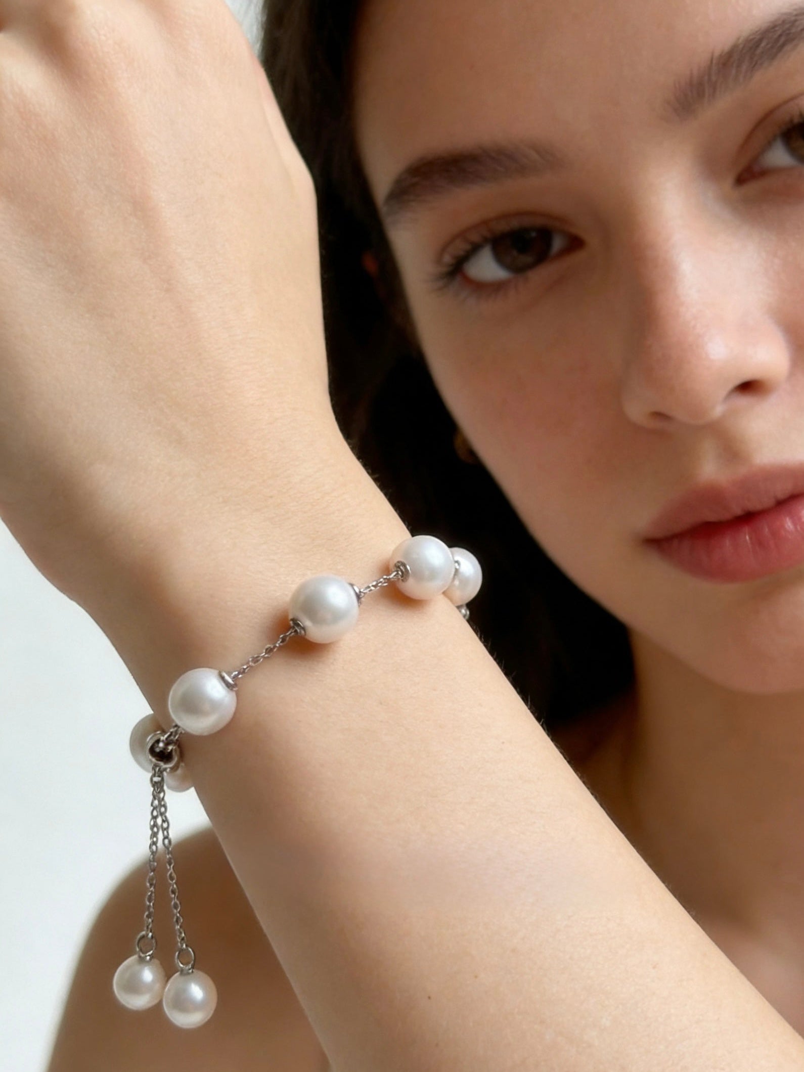 The Ethereal Aura Pearl Bracelet