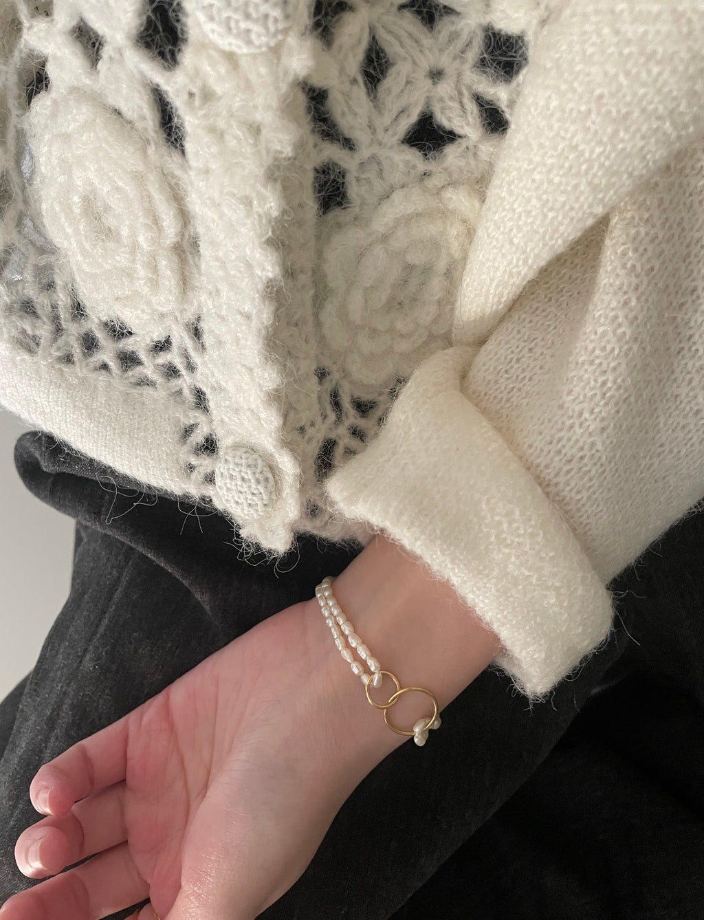 Interlocking Circle Double-Strand Pearl Bracelet | S925 Sterling Silver & 18K Gold Plated | Magnetic Clasp