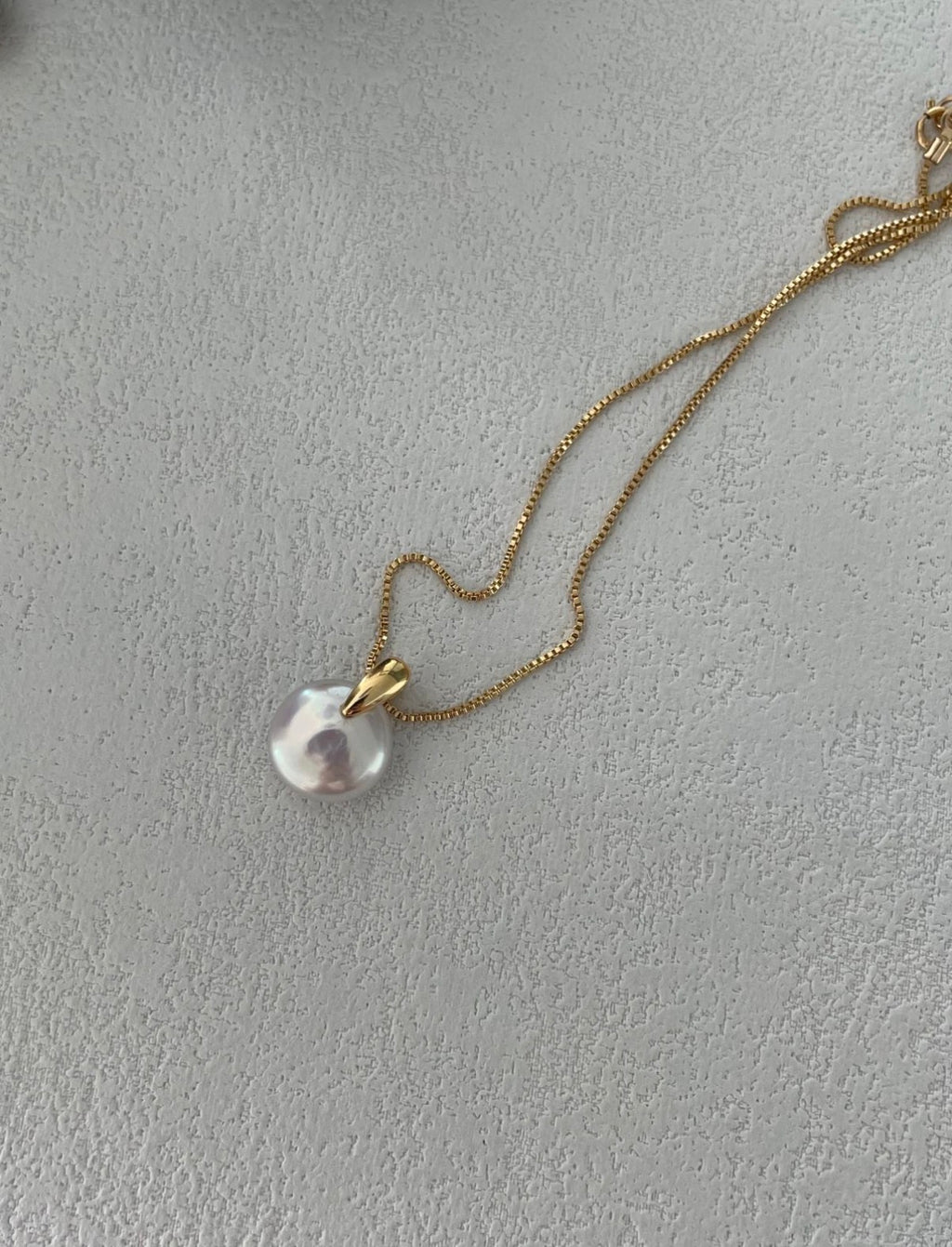Luminous Coin Pearl Solitaire Necklace | 14K Gold Filled Chain | Minimalist Elegance