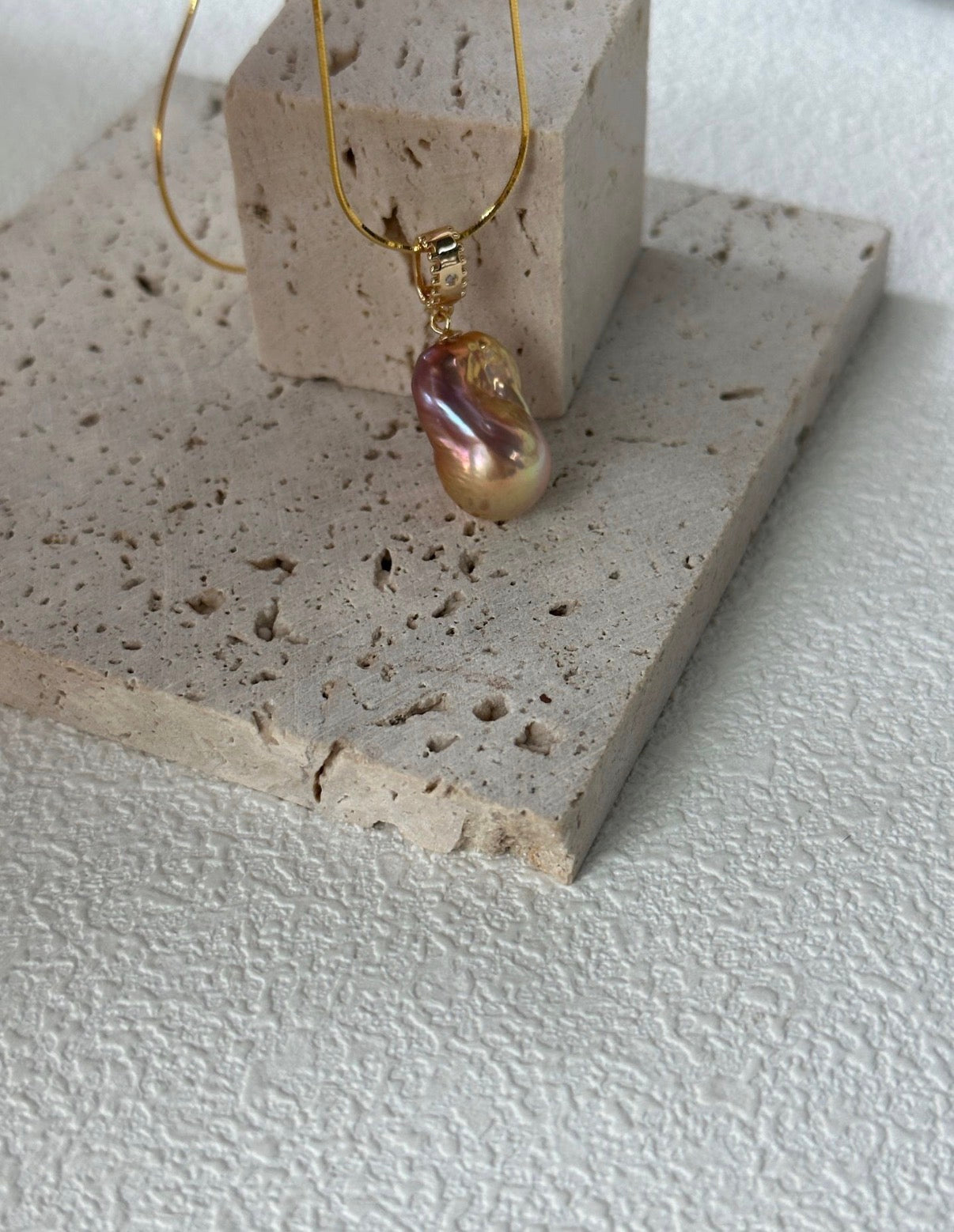 Candy Luster" Baroque Pearl Pendant Necklace | 18K Gold Plated Silver | Iridescent Pink & Lavender Glow