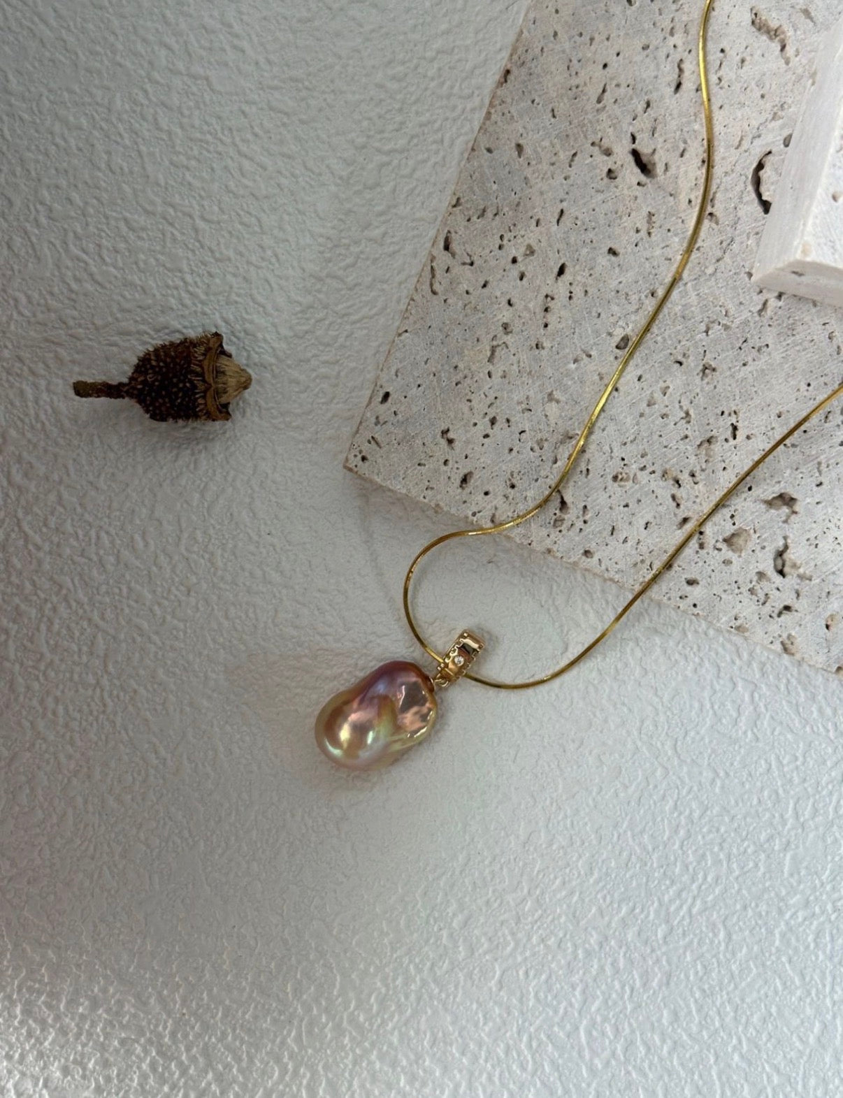 Candy Luster" Baroque Pearl Pendant Necklace | 18K Gold Plated Silver | Iridescent Pink & Lavender Glow