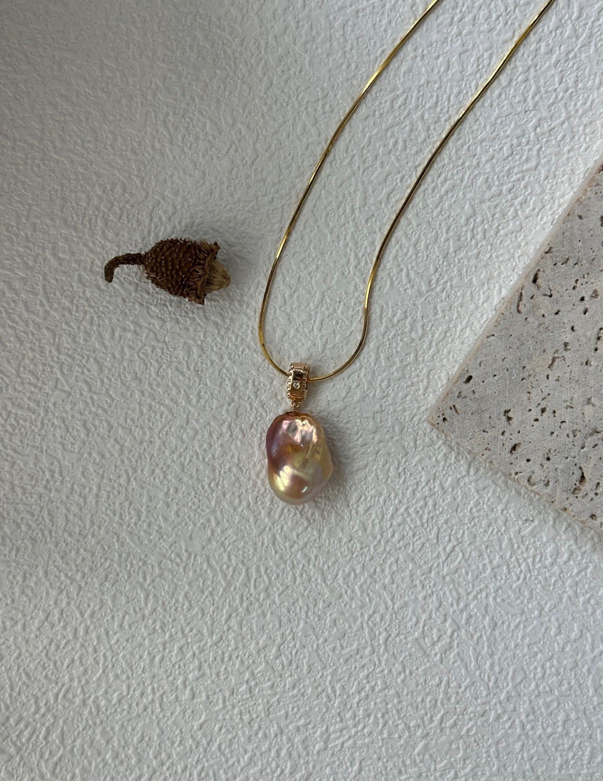 Candy Luster" Baroque Pearl Pendant Necklace | 18K Gold Plated Silver | Iridescent Pink & Lavender Glow