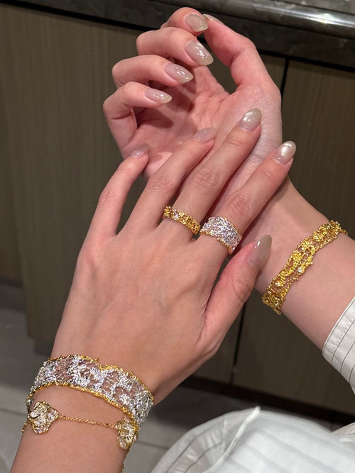 18K The Lace Collection: Intricate Hollow-Out Adjustable Rings