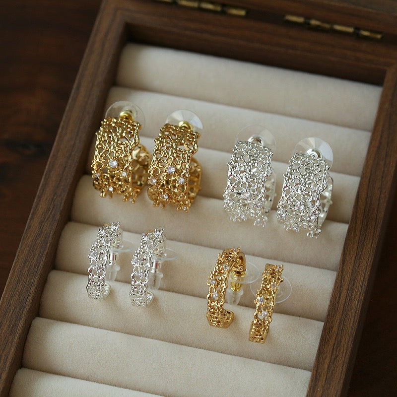 18K The Lace Collection: Intricate Hollow-Out Earrings