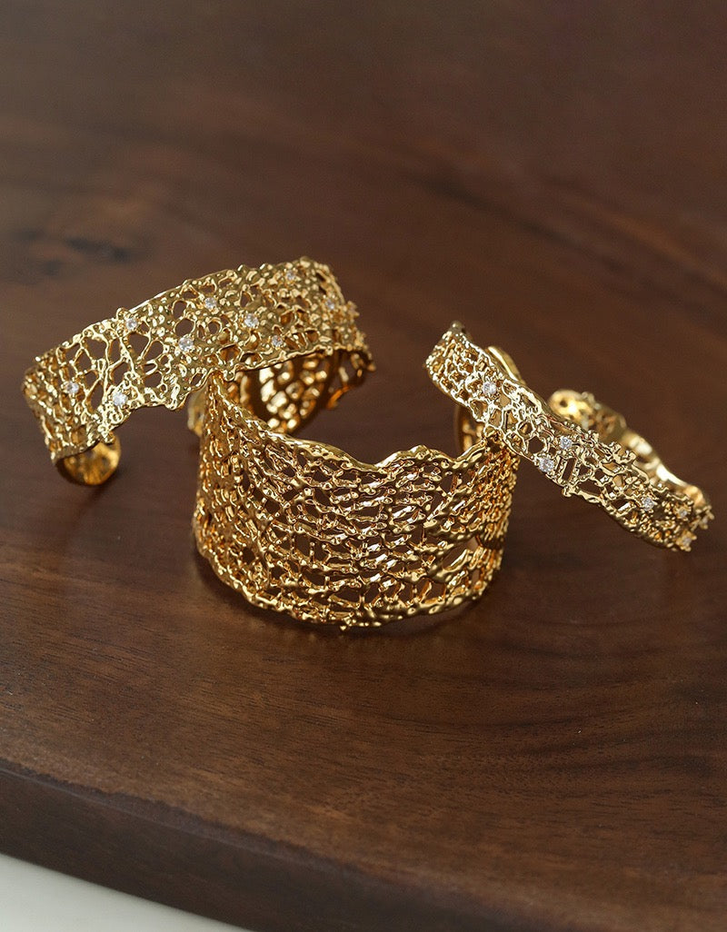 18K The Lace Collection: Intricate Hollow-Out Cuff Bracelet