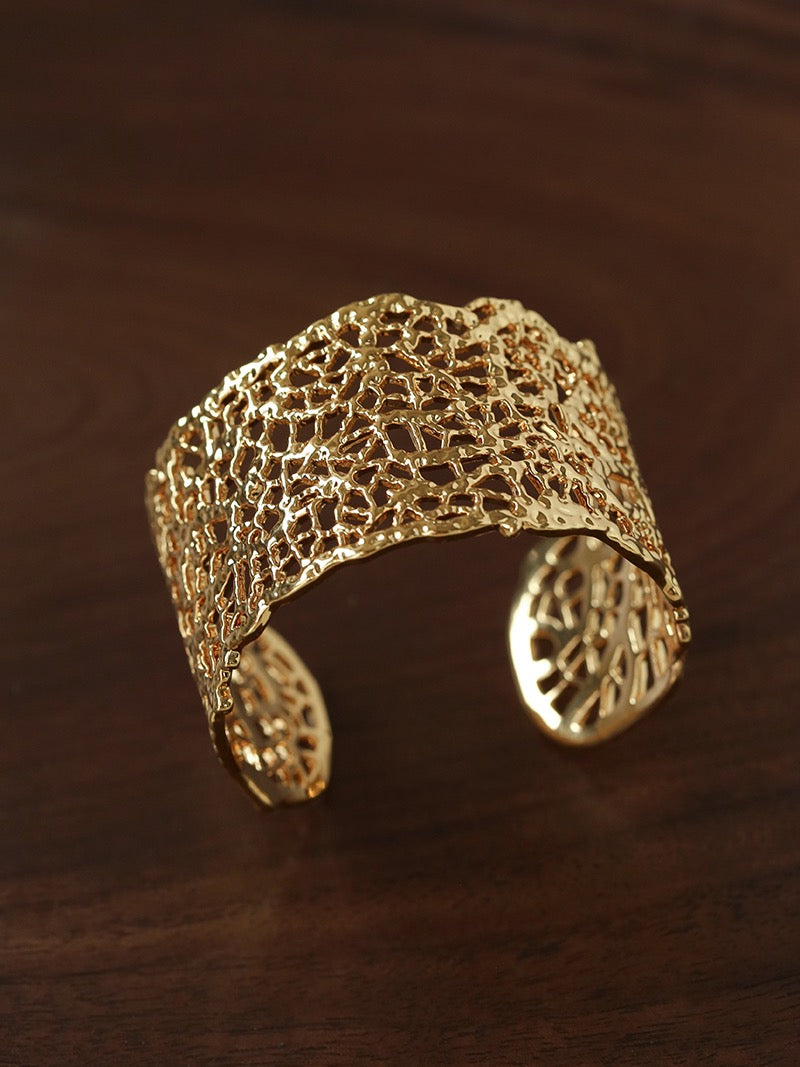 18K The Lace Collection: Intricate Hollow-Out Cuff Bracelet
