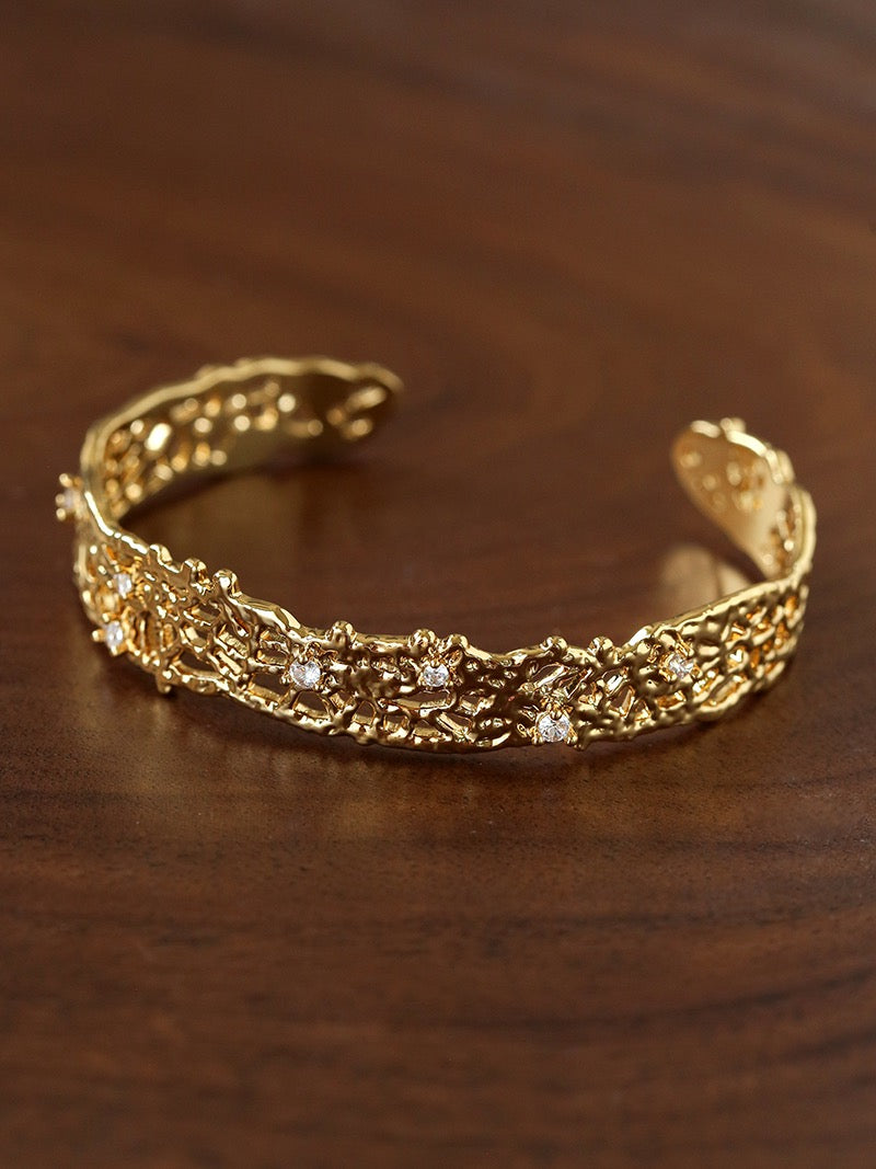 18K The Lace Collection: Intricate Hollow-Out Cuff Bracelet
