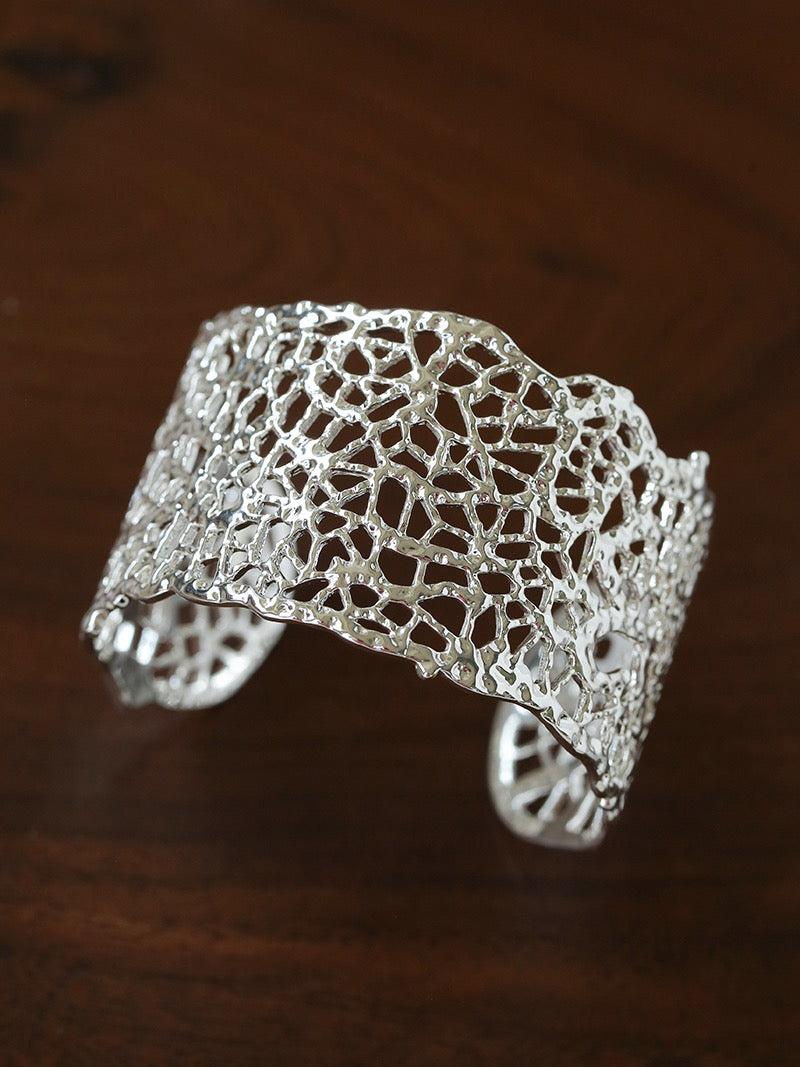 18K The Lace Collection: Intricate Hollow-Out Cuff Bracelet