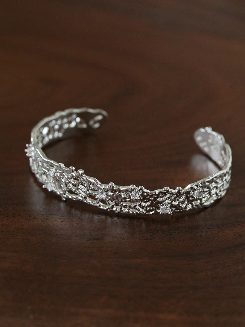 18K The Lace Collection: Intricate Hollow-Out Cuff Bracelet
