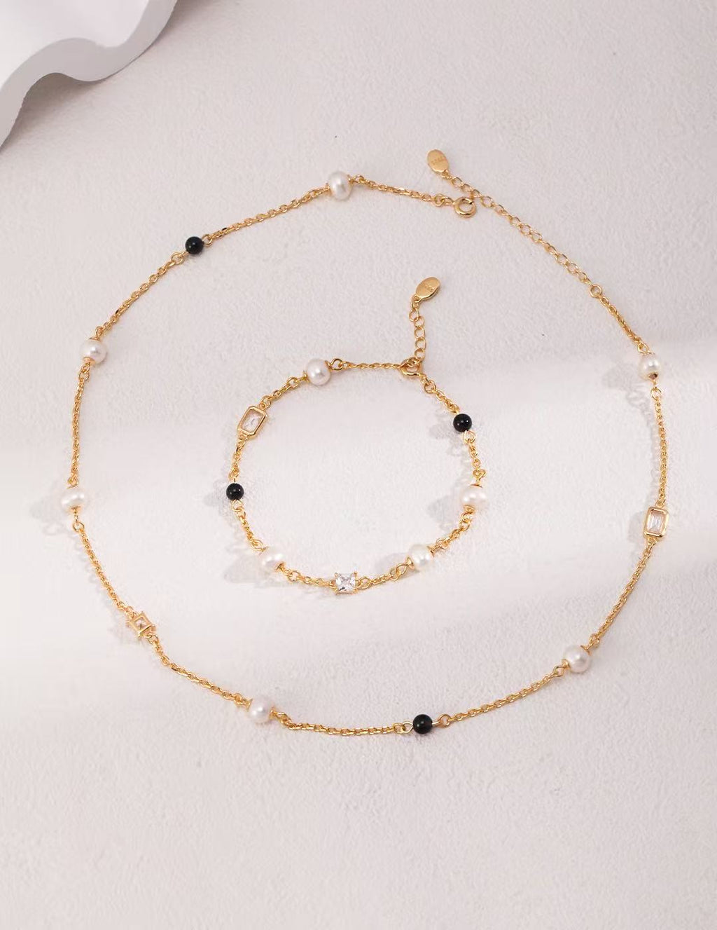 S925 Sterling Silver Vintage Gold Necklace | Pearl & Black Bead Accent | Minimalist Chic