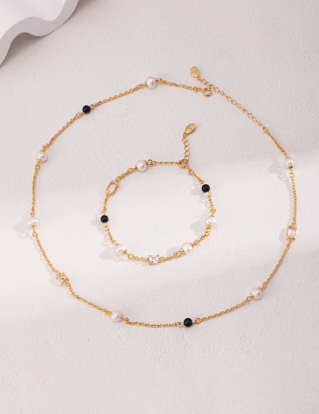 S925 Sterling Silver Vintage Gold Necklace | Pearl & Black Bead Accent | Minimalist Chic